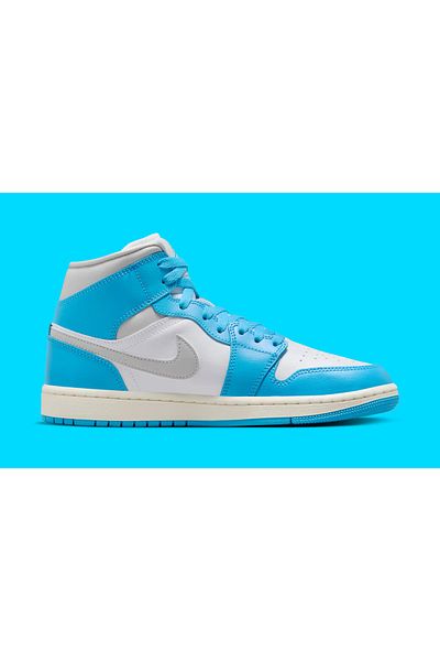 Nike Air Jordan 1 Mid Women's Basketball Shoe