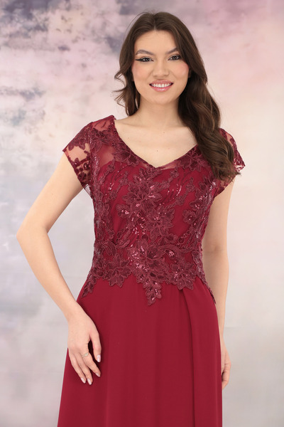 Lenio Burgundy evening dress with embroidery and sequins