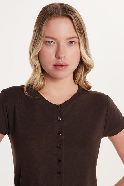 Tudors Women's Slim Fit Slim Fit Short Sleeve Crew Neck Buttoned Brown Cardigan