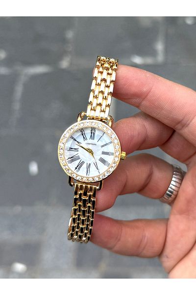 Choppers Gold Color Stylish and Classic Design Roman Numeral Dial Eye-Catching Women's Wristwatch