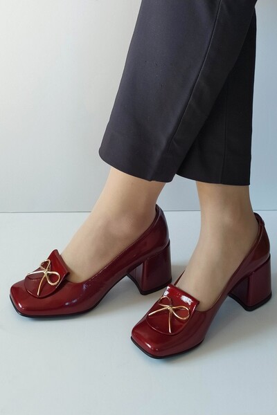 ERS Air Comfort Kadın Bordo Rugan Hakiki Deri Klasik Topuklu Ayakkabı Küt Burun Fiyonk Toka Detaylı