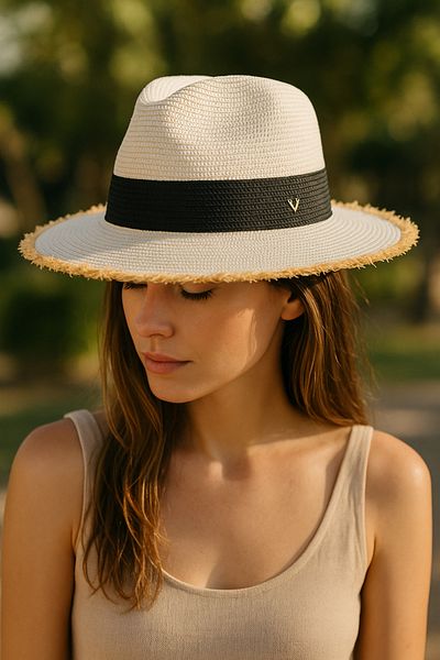 LAGRANZE Women's Straw Hat with Tassel Brim "M" Accessory Detail
