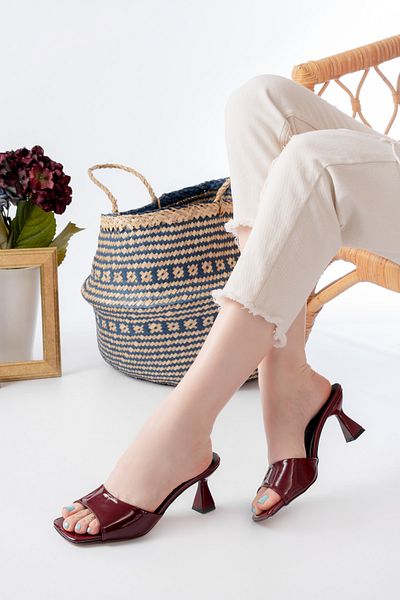 Santamarina Claret Red Lena Patent Leather Women's Slippers