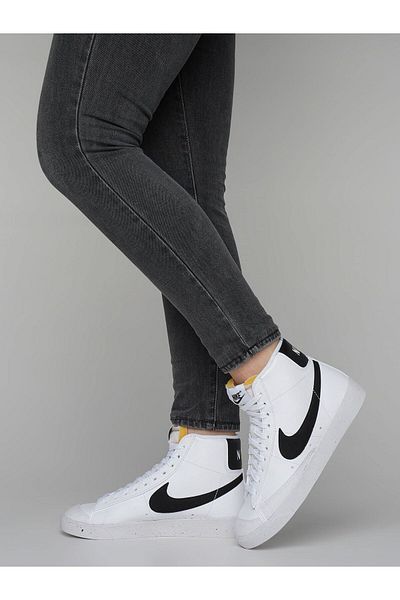 Nike Blazer Mid'77 Black Sneaker Sportie
