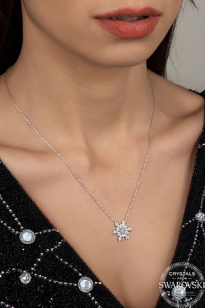 Swaroski Snowflake Women's Necklace with Zirconia Stone - Elegant Winter Chic