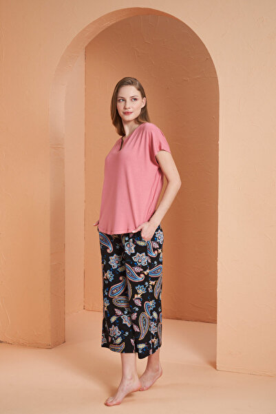 PJS KADIN DESENLİ YAZLIK KAPRİ SET