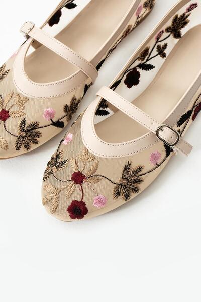 ELAIA SHOES Lilia Tül Kumaşlı Nakış İşlemeli Kadın Babet Bej