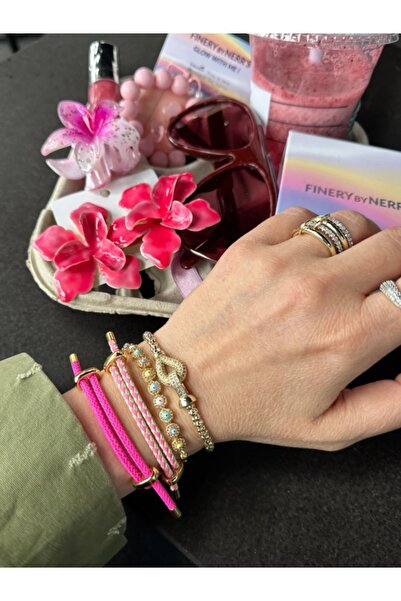 Finery by Nerrs سوار مغناطيسي قابل للتعديل بحبل فولاذي وردي ~ أصفر بلونين