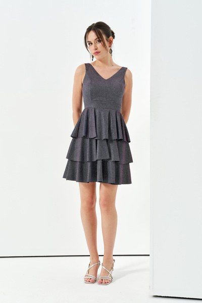 LOVE IS EVERYWHERE Kadın Mini Abiye Elbise Gümüş Mor V Yaka Sırtı Açık Eteği Kat Kat Degradeli Simli