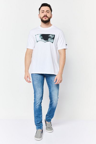 Levi's Men Crew Neck Short Sleeves Graphic Printed T-Shirt, White