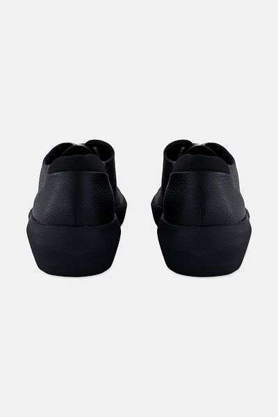 CLARKS Women Kayleigh Aster Standard Fit Lace Up Shoes, Black