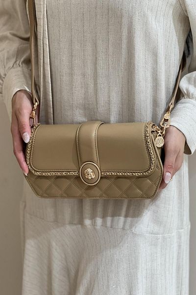 Levidor Shoulder Crossbody Bag with Round Buckle Detail