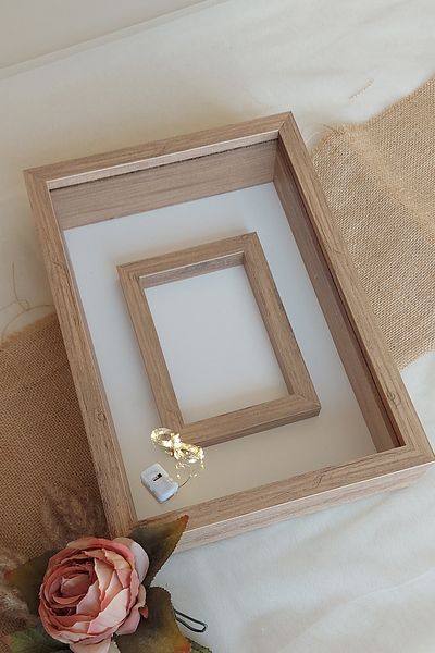 Verda Çerçeve 25x35 см. Фотозона от орех, модел, дизайн, кутия с рози, спомен! Анонимен светодиод!