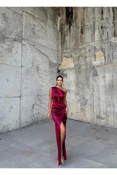 Zoe Zoe Βραδινό φόρεμα Fiona με ένα μανίκι σατέν
