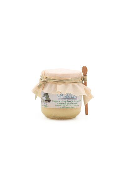 NEFERTARİ مقشر السكر والجوجوبا من نفرتاري