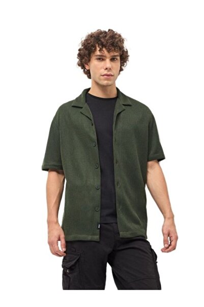 The Bear House Men's Dark Green Self Design Regular Fit Casual Shirt for Every Occasion