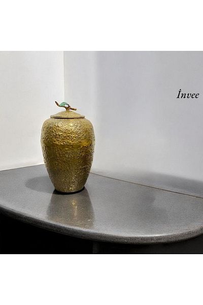 Invee 40 cm Cast Aluminum Gold Antique Vase with Lid