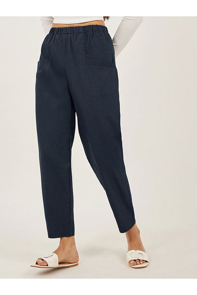 Styli Solid Cropped Tapered Fit Pants with Baggy Pockets