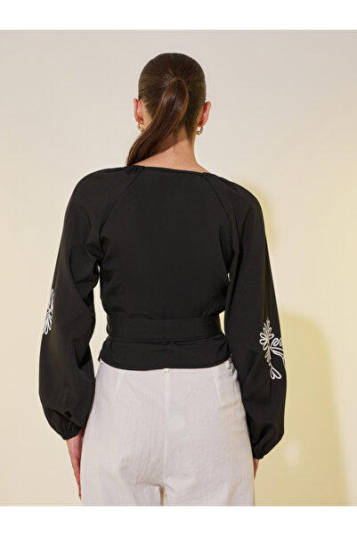 Styli Printed Balloon Sleeve Tie-Up Wrap Top