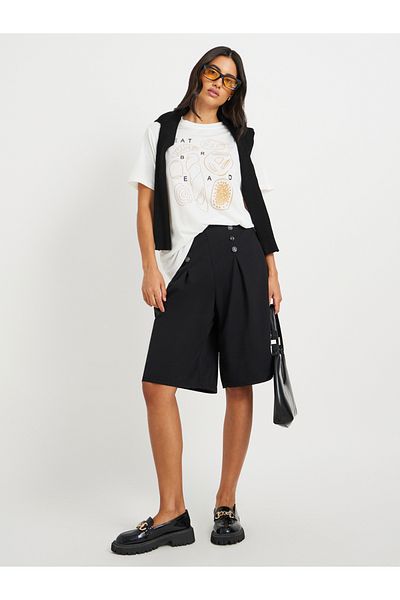 Styli Solid Button Adorned Pleated Regular Fit Shorts