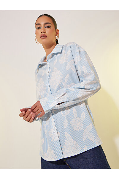 Styli قميص كبير الحجم بياقة منفتحة وطبعة زهور