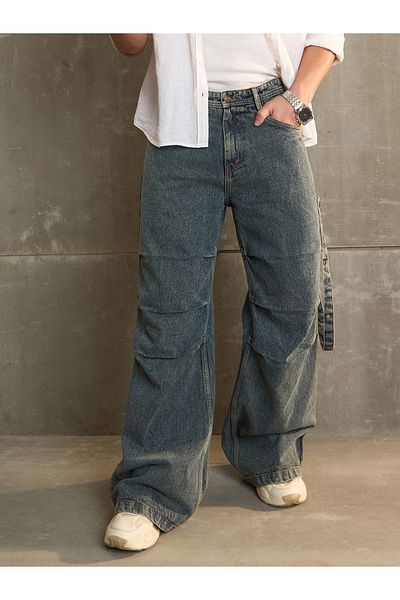 Sassafras By Styli Washed Knee Pleated Wide Leg Jeans