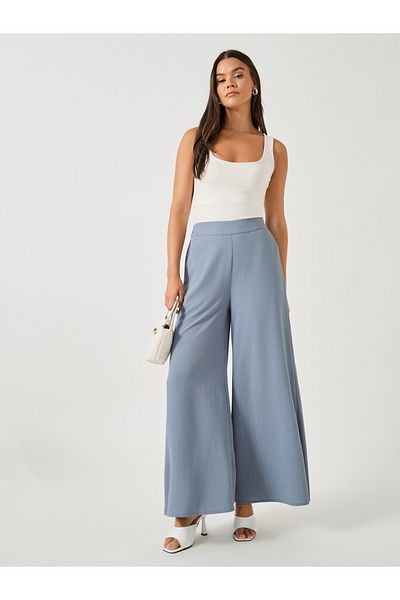 Styli Crinkled Flat Front Wide Leg Pants with Side Pockets