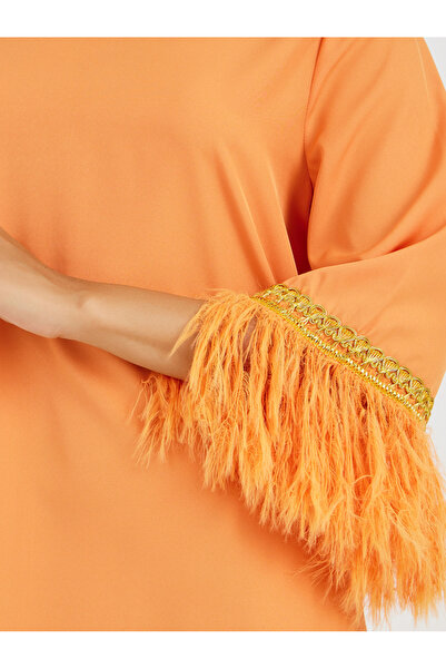 Styli Faux Feather Trim Jalabiya with Lace Detail