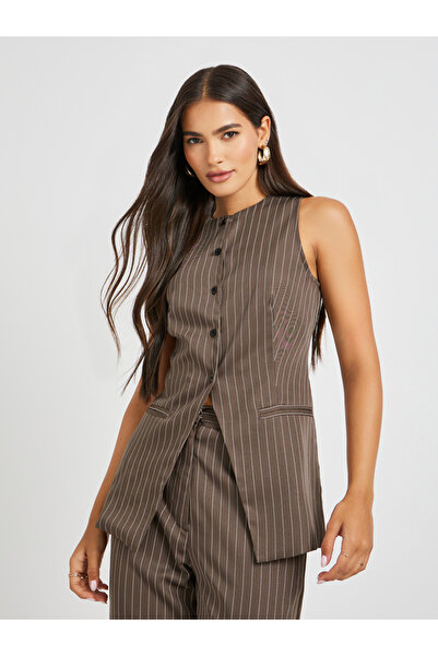 Styli سترة مخططة برقبة دائرية مع تفاصيل أزرار