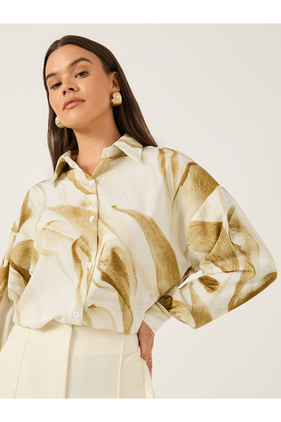 Styli قميص مطبوع بياقة واسعة وقصّة عادية