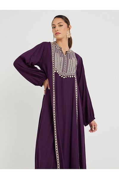 Maxim Creation By Styli جلابية مطرزة بياقة دائرية وتفاصيل ترتر