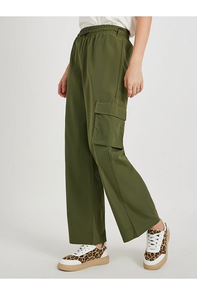 Styli Women Green Solid Wide Leg Cargo Pants with Drawstring Waist