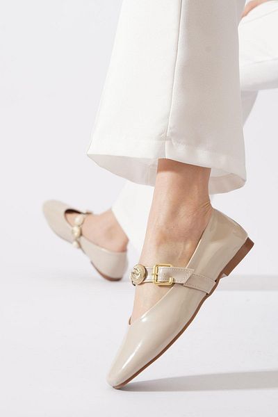 Moda Pie Dermet Women's Babet Beige Patent Leather with Coin Scarf