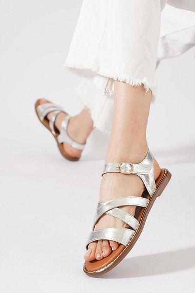 Moda Pie Serna Cross Strap Women's Genuine Leather Sandals Silver