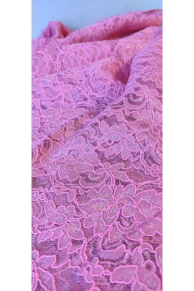River Fabrics Lace Neon Fuchsia with Foil Cord 1.5 Meters