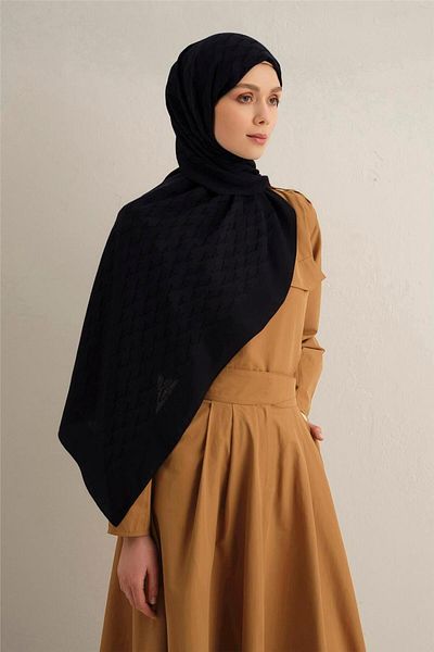 Armine Pamora Shawl 3 01