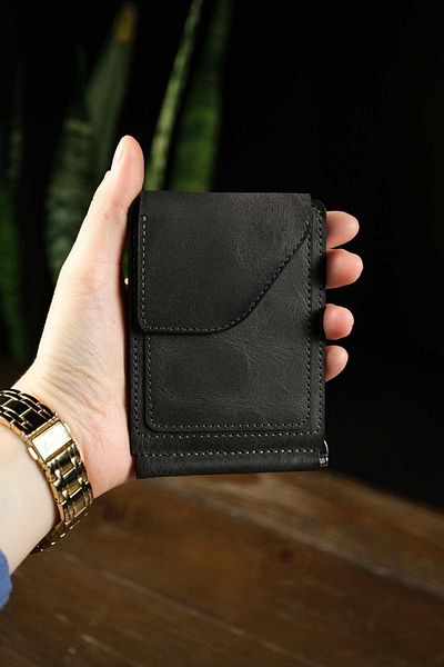 eonaks Dubai - Slim Design Genuine Leather Latch Wallet with Coin Holder and Card Holder