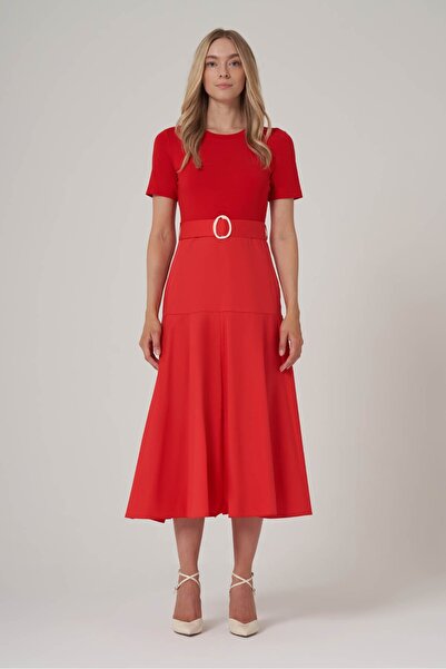 UTOPIAN Geniş Yaka Kemerli Elbise