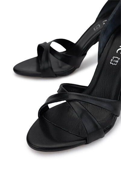 Tamer Tanca Kadın Vegan Siyah Topuklu Ayakkabı