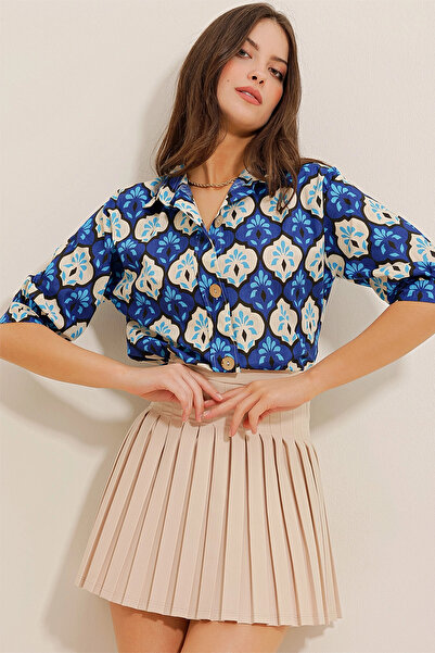 VAGGON Women's Cobalt Watermelon Sleeve Tile Patterned Shirt Vgn230132