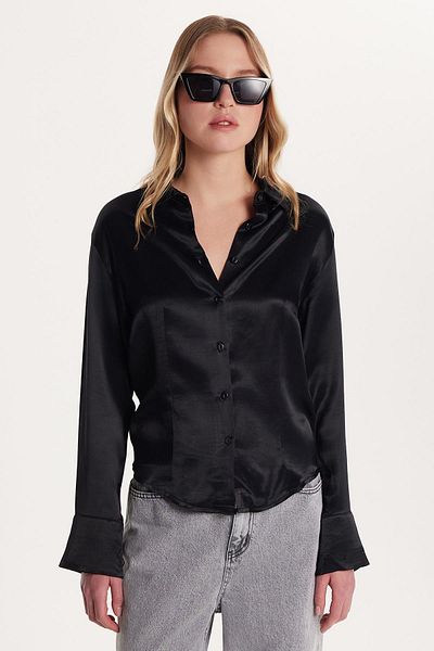 Tudors Cămașă neagră din satin, cu mânecă lungă, cu mânecă lungă, slim fit