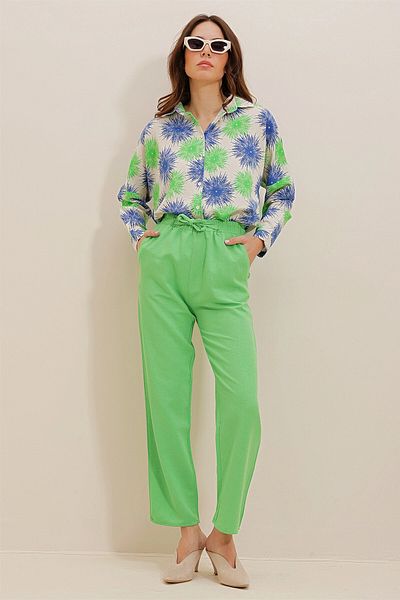 VAGGON Women's Green Green Waist Self Belted Linen Trousers Vgn230004