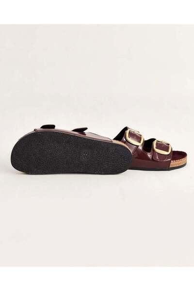 Chirpy Kadın Parlak Rugan Tokalı Yazlık Terlik