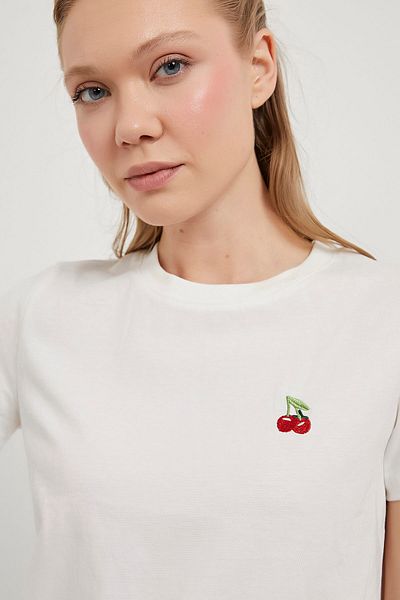 Arma Life Women's Cherry Patterned Crew Neck White Loose T-Shirt