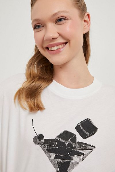 Arma Life Women's Goblet Printed Crew Neck Loose White T-Shirt
