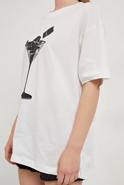 Arma Life Women's Goblet Printed Crew Neck Loose White T-Shirt