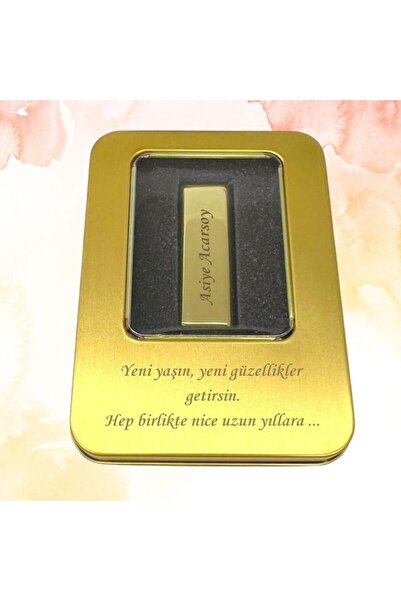 HediyesiBizden KİŞİYE ÖZEL İSİM BASKILI ALTIN RENKLİ METAL KUTULU ALTIN KÜLÇE...