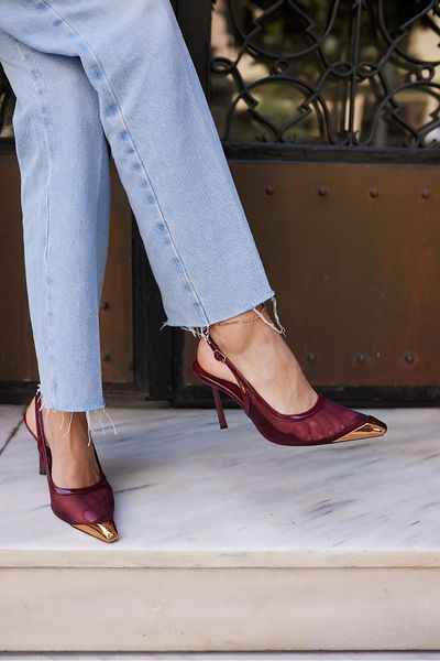 ANGELİNA JONES Leno Women's Burgundy Tul Detail Toe Iron Sandals