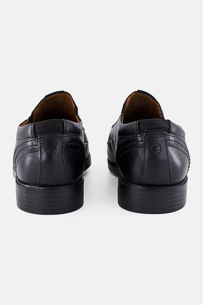 CLARKS حذاء رسمي سهل الارتداء من Clarkslite Ave للرجال بقصّة واسعة، لون أسود
