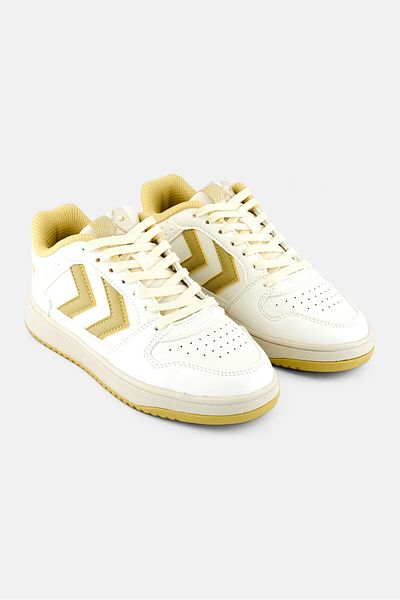 hummel حذاء خارجي برباط St Power Play Rt للأولاد من Kids Boy، أبيض